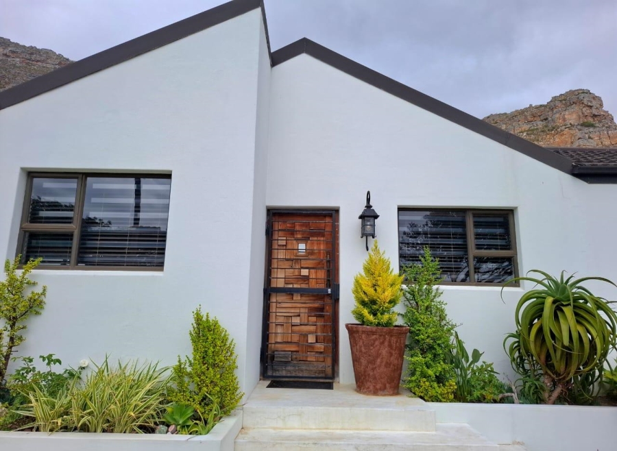 3 Bedroom Property for Sale in Lakeside Western Cape